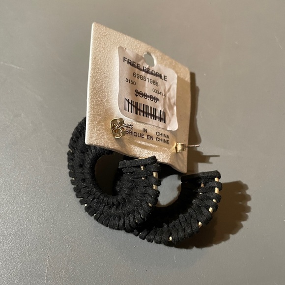 Free People Wrapped Hoops, Black, NWT - Picture 12 of 16